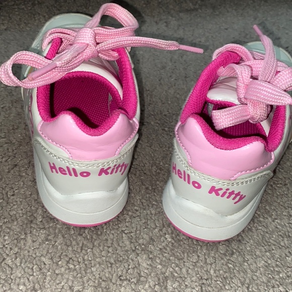 Girls hello kitty sneakers - Picture 2 of 5